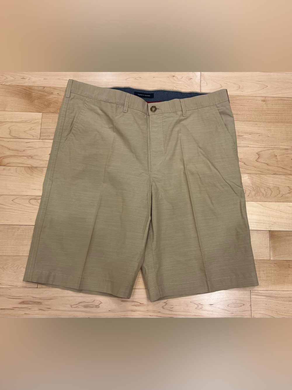 Tommy Hilfiger Shorts. Size 38- 10” Inseam